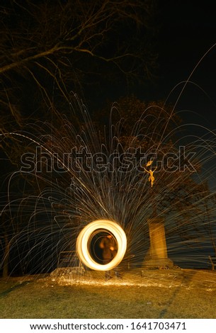 Popular form of night photography with burning steel wool impregnated with resin, all you need to have is the wool, whisk, twirling and luck. The results are often interesting.