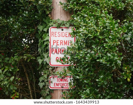 Nature Sign Parking Vines Post