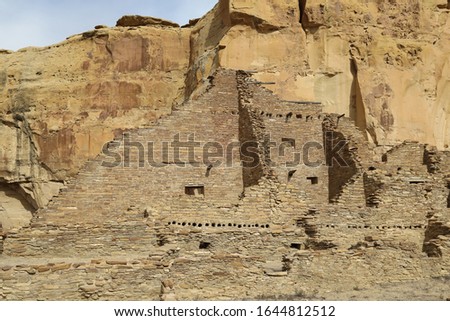 Pueblo Bonito in Chaco Culture National Historical Park in New Mexico, USA. This settlement was inhabited by Ancestral Puebloans, or the Anasazi in prehistoric America 