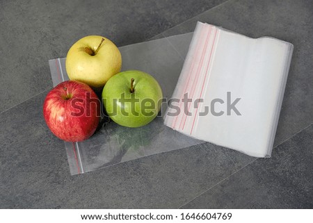 green apple and fridge bag, keeping fruits in a healthy way,