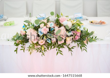 
wedding dinner, table decor with flowers