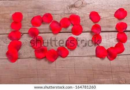 Words I love you with rose petal, valentines day