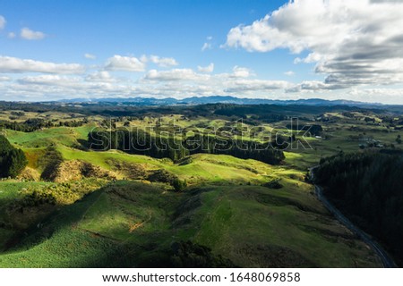 Rolling hills of New Zealands countryside