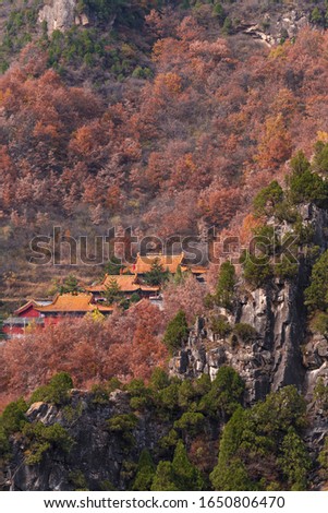 A temple hidden in the mountains（Translation:Chung cloud temple）