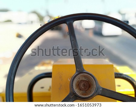 The steering wheel for road construction