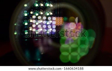  Camera lens Which is clear and has reflected light in a circular bokeh