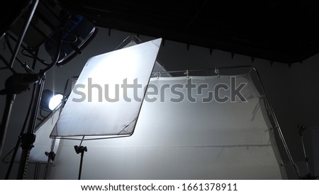 Big studio LED continue lighting for photo and video shooting production on tripod which very strong and powerful by more than 1000 watt and light setup include softbox or transperant paper