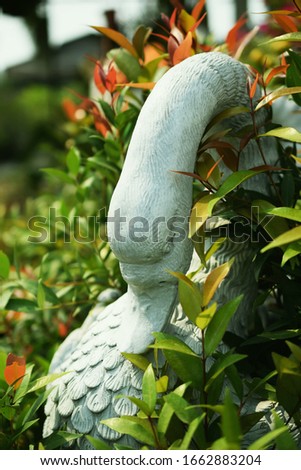 Swan Garden Decoration With Green Leaf House Plant