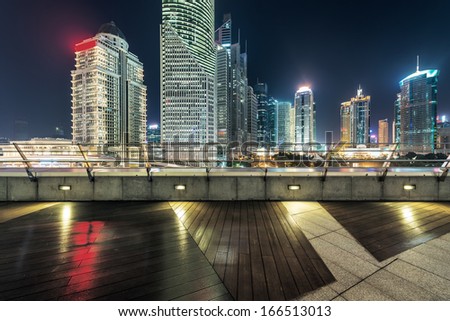 The roof platform and the modern urban context at night