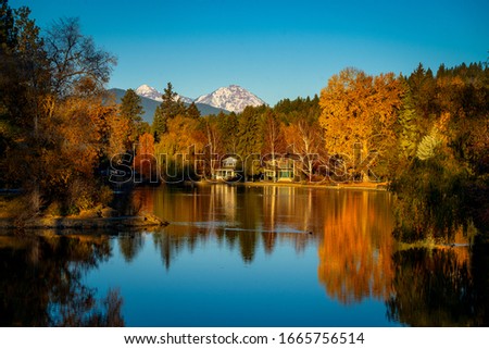 Mirror pond in Bend Oregon Royalty-Free Stock Photo #1665756514
