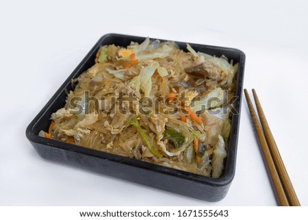 Fried vermicelli noodle or Pad Wun Sen