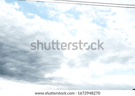 a picture of a cloudy sky