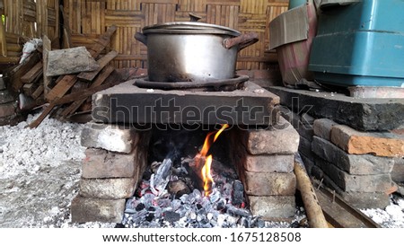 The furnace is a traditional tool used for cooking