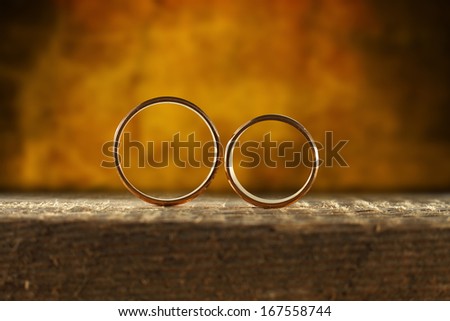 brown photo of rings 