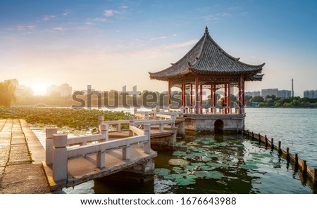 Ancient architectural landscape of Daming Lake Park in Jinan

 Royalty-Free Stock Photo #1676643988