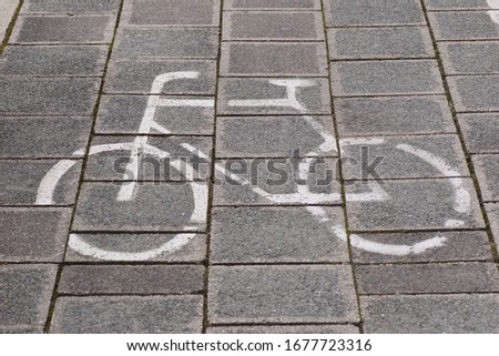 Bike sign sprayed on a street