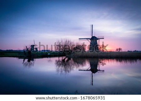  Stunning picture o the windmills in Kinderdijk.