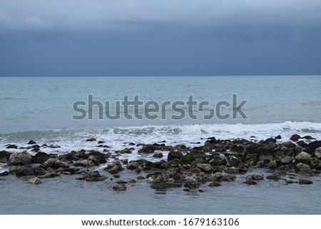 beautiful picture of the sea on a cloudy day