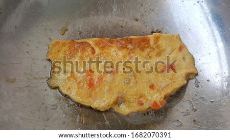 Omelette with minced pork and carrots