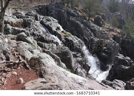Waterfall from Taum Sauk Mountain trail