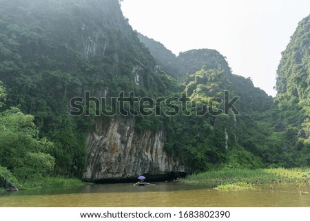 Pictures of Ninh Bay's rivers, mountains and rice paddies.