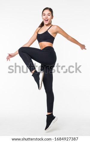 Full length picture of screaming fitness woman over gray background