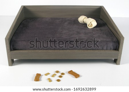 Home decoration, picture bed with bone. 