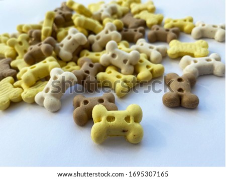 mini bone crackers for dogs with banana and chocolate