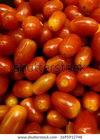 pack of cherry tomatoes with texture 