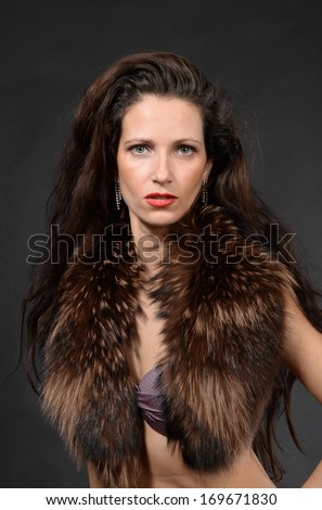 Beauty Fashion Model Girl in Fur