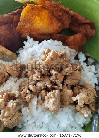 White rice with soy sauce chicken fries