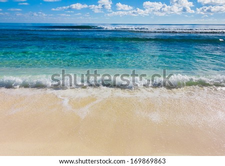Splashing Sea Tide 