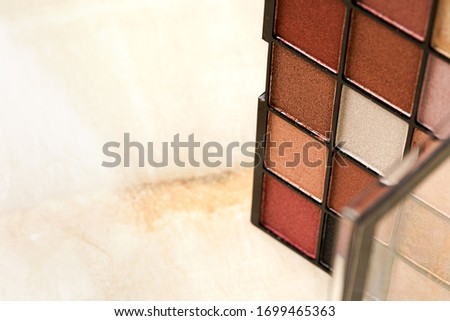 New matte eyeshadow colorful shades palette.