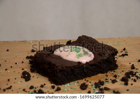 This Picture shows a Brownie.