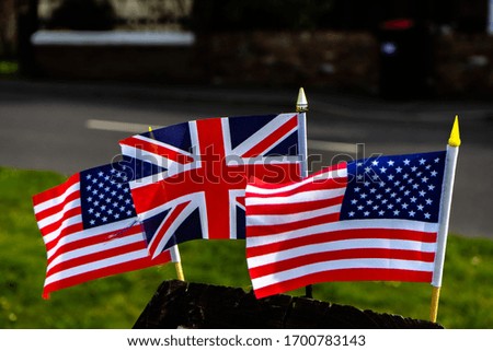 USA and Great Britain small flags