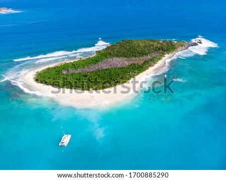 Island in the middle  of the caribean
