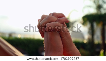 
Separating hands, disjoining splitting hands