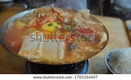 nabe hot soup in Taiwan. food picture. 
