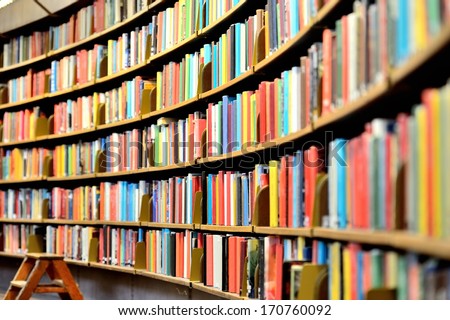 Round bookshelf in public library Royalty-Free Stock Photo #170760092