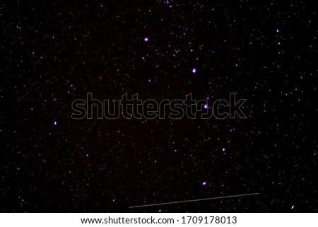 Starlink stellites in the April night sky.