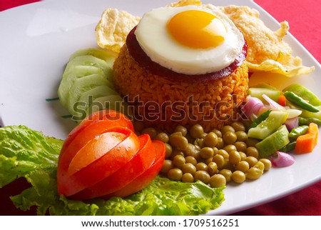 Fried rice with egg and vegetable