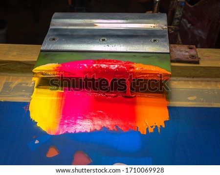 
blend hot tone color of screen printing ink for print tee shirt
