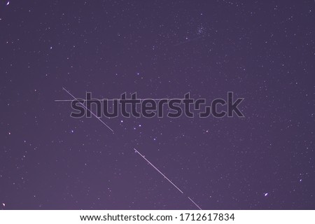 Starlink stellites in the April night sky.