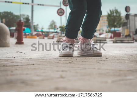 picture of a little girl's legs