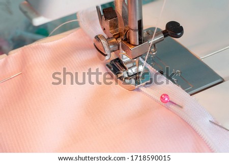 Sewing a invisible zipper with a sewing machine, technology that helps sewing cloth faster and easier.