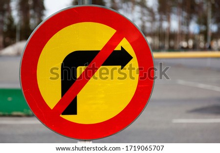 traffic sign which means that you must not turn right