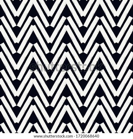 Brush strokes seamless pattern. Freehand horizontal zigzag stripes print. Repeated chevron lines background. Simple classic geometric ornament. Trendy grunge design. Vector abstract modern wallpaper