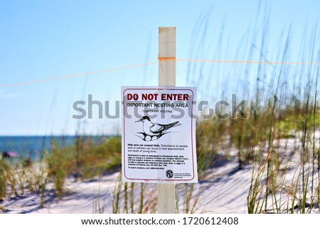 Do not disturb nesting site sign.