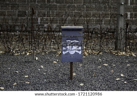 Death signal in concentration camp, signal detail
