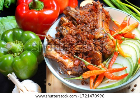                       
typical food Madura, fried duck if you walk in Jawatimur do not forget to eat fried duck. very delicious         